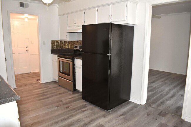 Foto del edificio - 1717 E Lindsey St