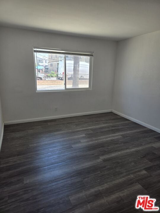 Building Photo - 2417 S Budlong Ave