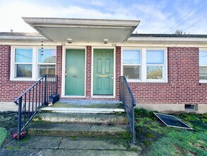 Building Photo - 234 N Skidmore St