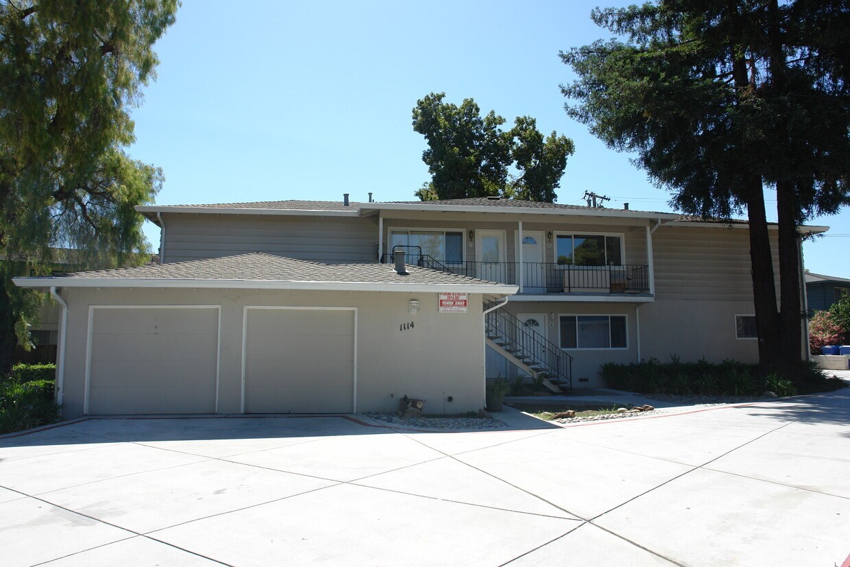 Primary Photo - 1114 Mesa Drive