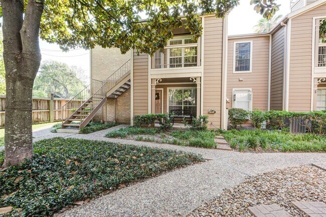 Building Photo - 1880 White Oak Dr