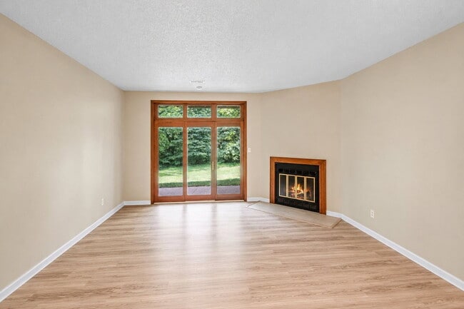 Building Photo - 13831 Amiot Dr