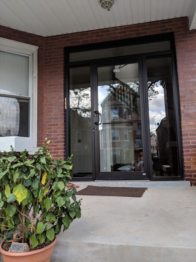 Foto del edificio - 3224 N Monticello Ave