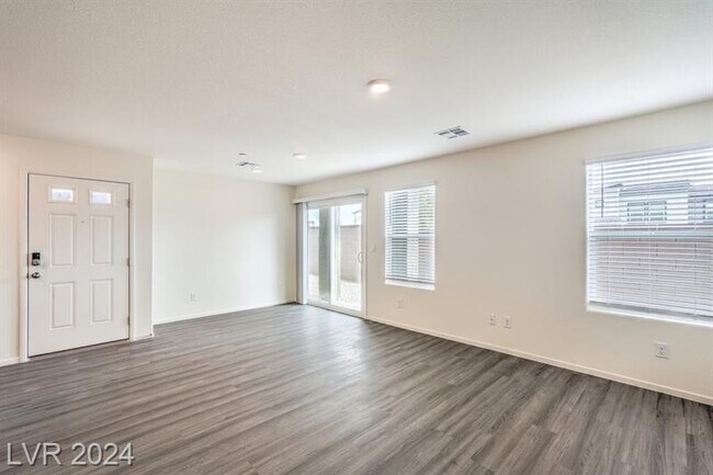 Foto del edificio - 4423 Honey Hls Ave