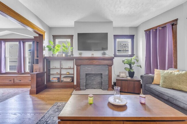 Foto del edificio - 2638 E 126th St