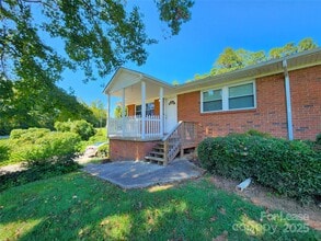 Building Photo - 4633 Club View Dr