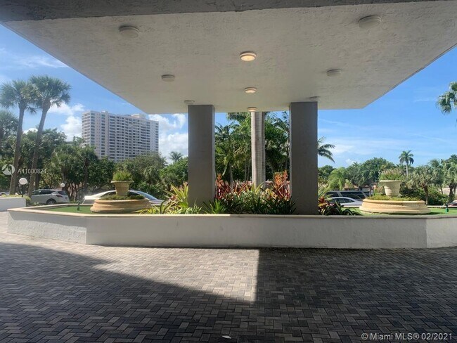 Foto del edificio - 200 Leslie Dr