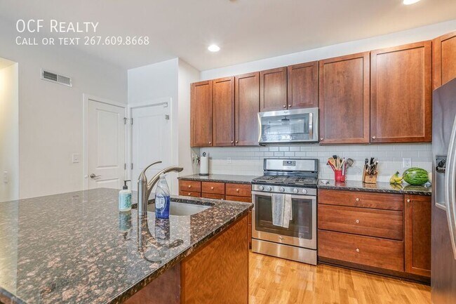 Foto del edificio - 2403 Bainbridge St