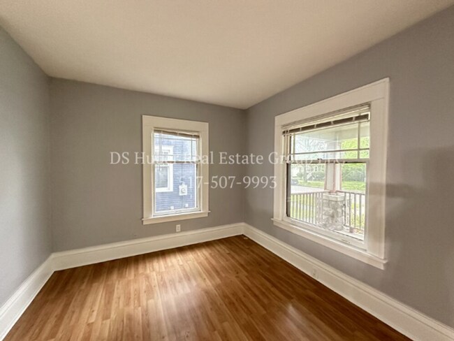 Foto del edificio - Beautiful 4 bedroom 1.5 bath