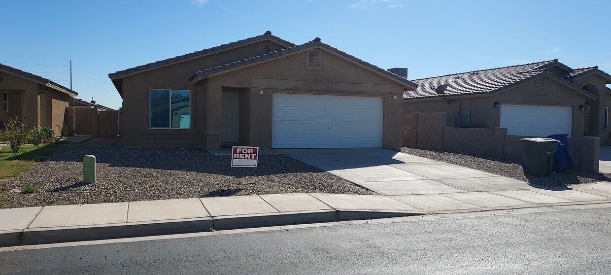 Foto principal - 7031 E 38th St