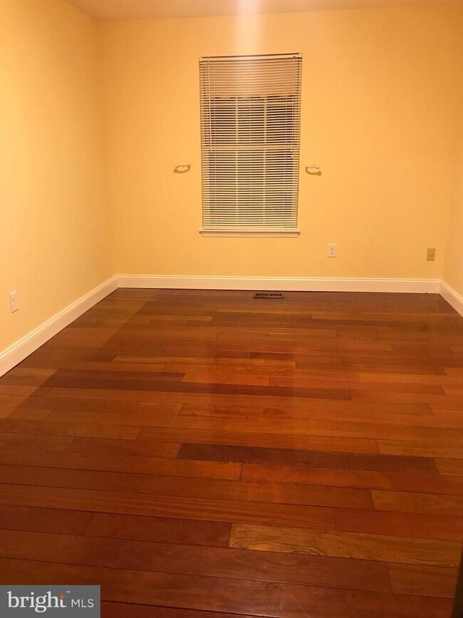 Foto del edificio - 10354 College Square