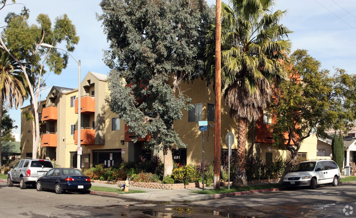 Primary Photo - 800 Rose Ave