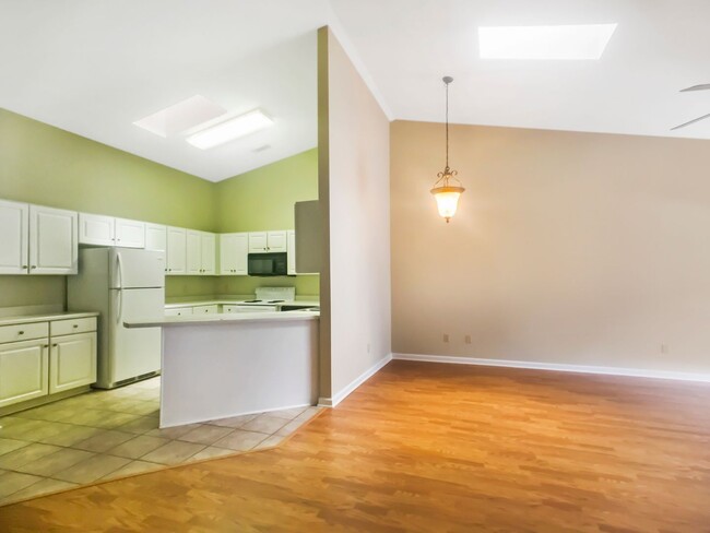 Foto del edificio - 1432 Southern Gardens Dr
