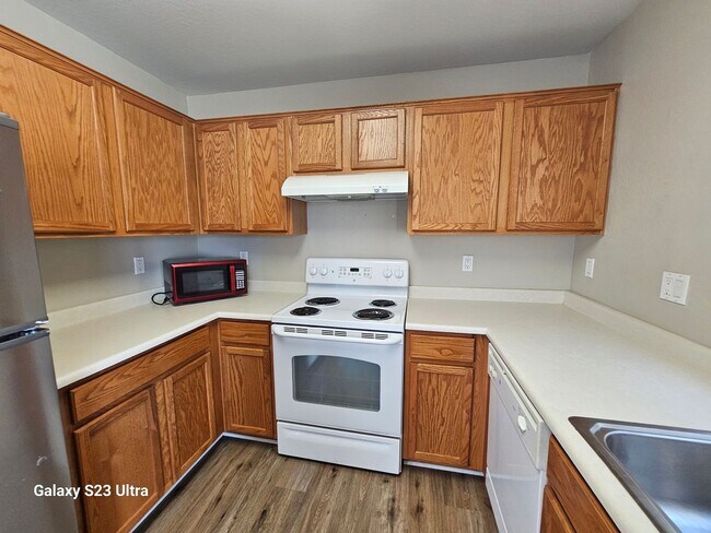 Foto del edificio - MOVE IN SPECIAL. $200 OFF WITH LEASE SIGNE...