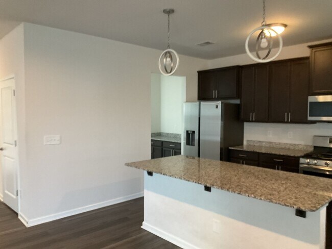 Foto del edificio - 511 Rhine Falls Ln