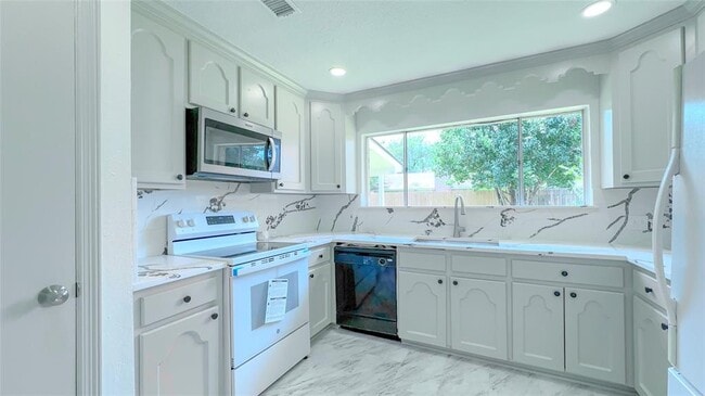 Building Photo - 7403 Breccia Dr