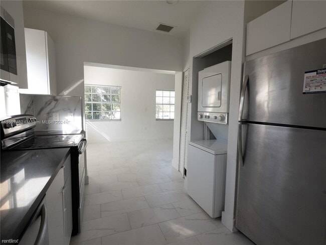 Building Photo - 3 br, 2 bath House - 2272 NW 2nd St # 2