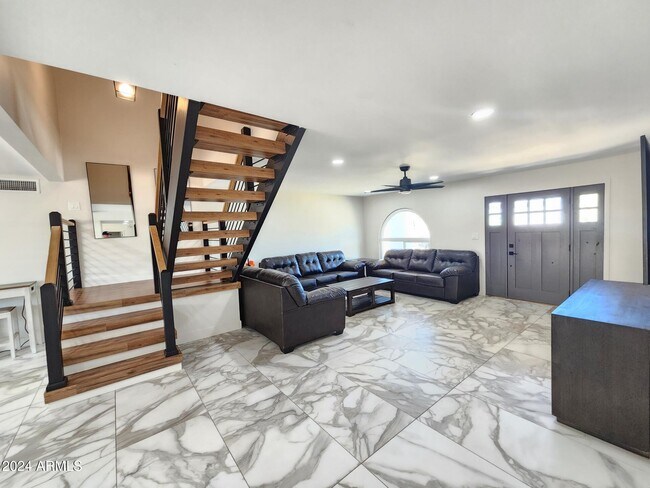 Building Photo - 31048 N Rancho Tierra Dr