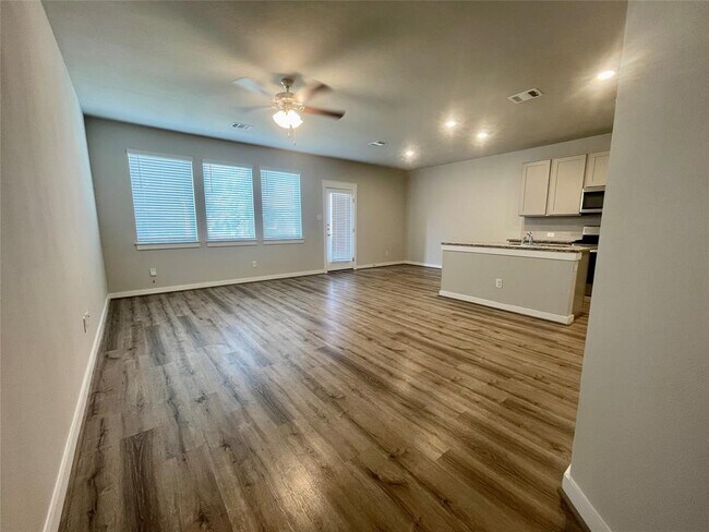 Building Photo - 603 Caterpillar Ln