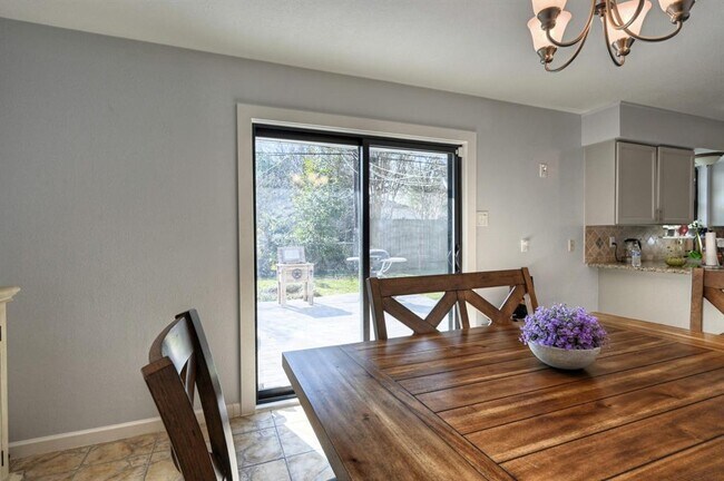 Foto del edificio - 9527 Vilven Ln