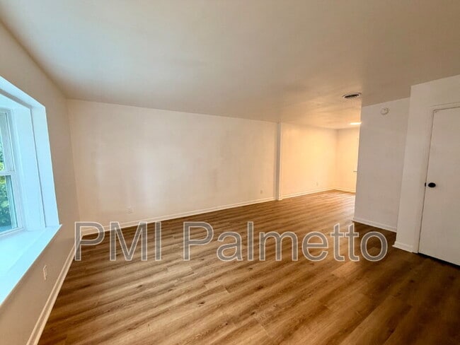 Building Photo - 1241 Grove Park Ln