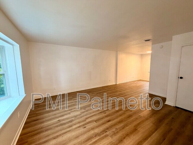 Foto del edificio - 1241 Grove Park Ln
