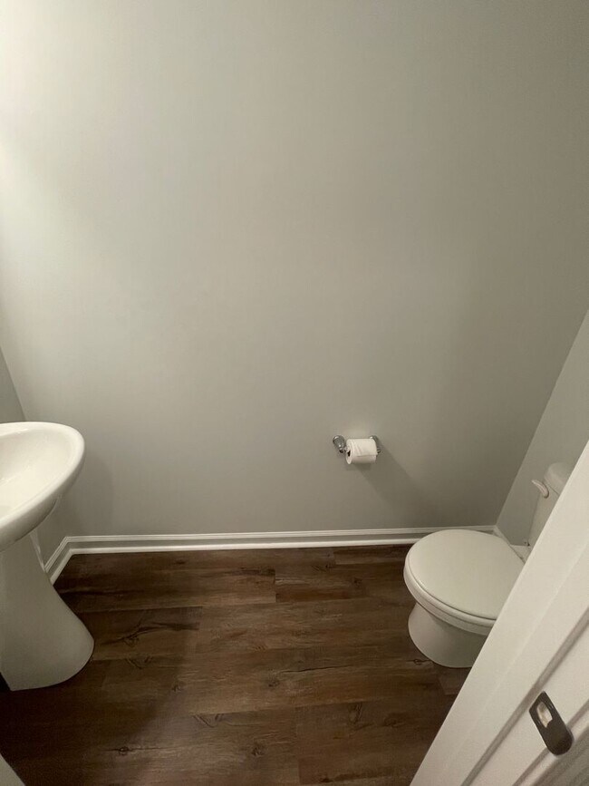 Foto del edificio - 3 bedroom home in Lexington area! Available in June