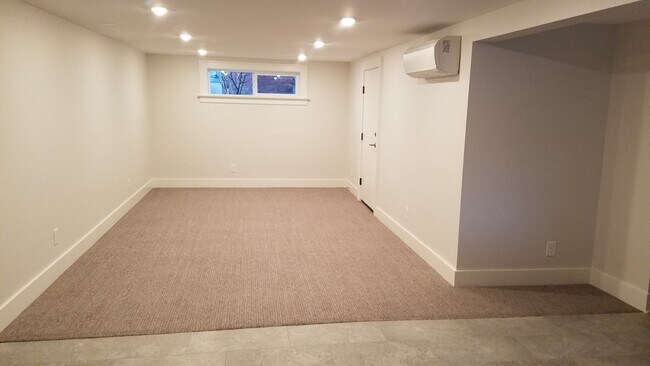 Foto del edificio - 3435 NE 38th Ave
