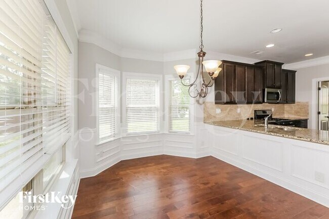 Building Photo - 1324 Wild Rose Dr SE