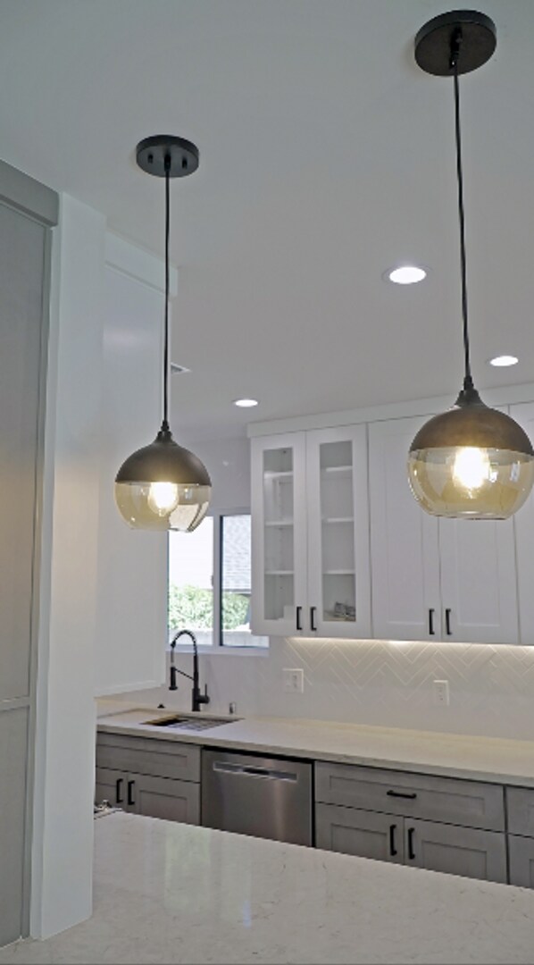 8045 Darby Ave Unit House, Los Angeles, CA 91335 Room for Rent in Los