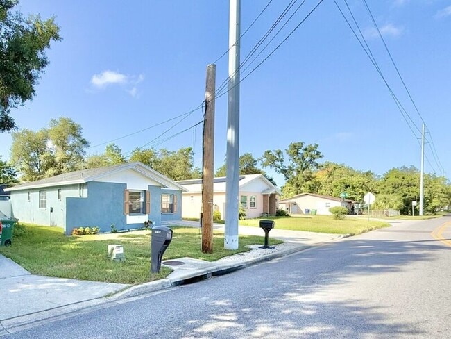 Photo - 2917 E Yukon St House