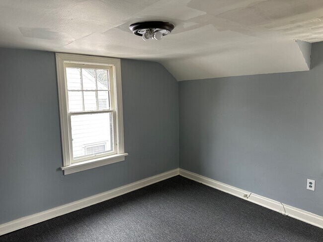 Building Photo - 350 Sturges Ave