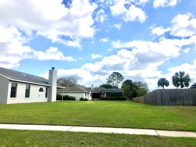 Foto del edificio - GREAT 3/2 HOME IN OVIEDO STILLWATER SUBDIVISION