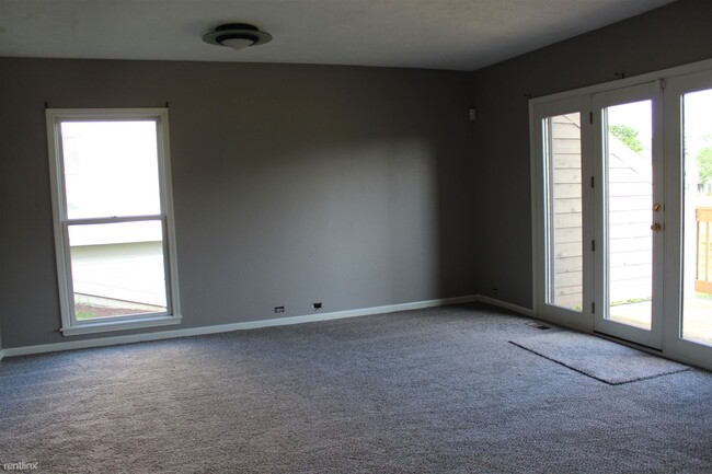 Building Photo - 3 br, 2.5 bath Condo - 2028 Bancroft Dr