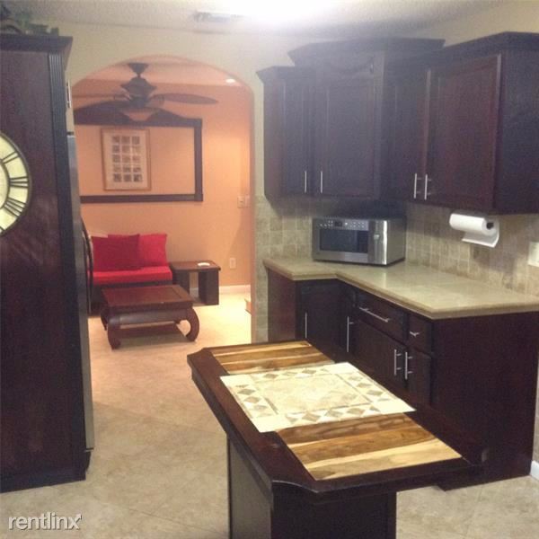 Foto del edificio - 4 br, 3 bath House - 11961 NW 12th St