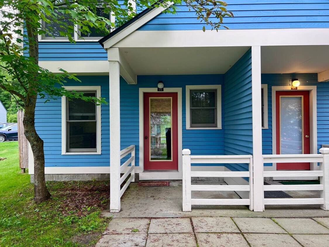 Primary Photo - Lakeview 2 bedroom, 1 1/2 bathroom