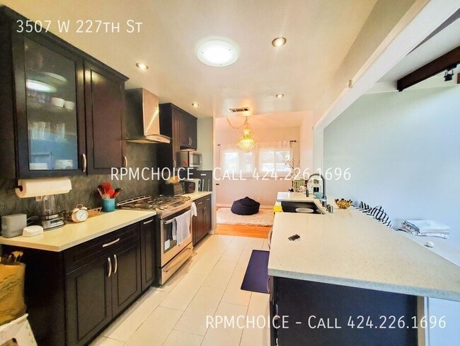 Building Photo - 3507 W 227th St