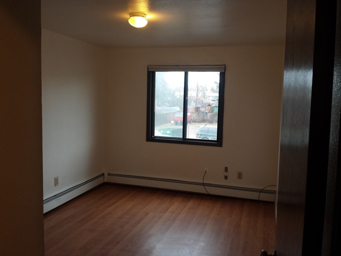 Primary Photo - 1046 W 26th Ave
