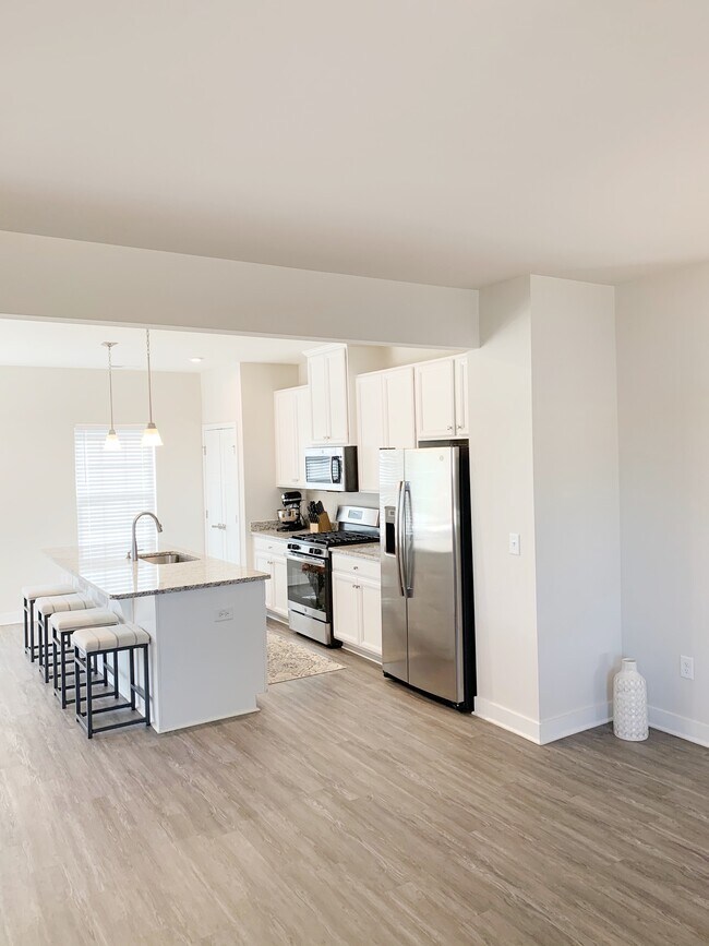 Foto del edificio - 240 Amber Acorn Ave