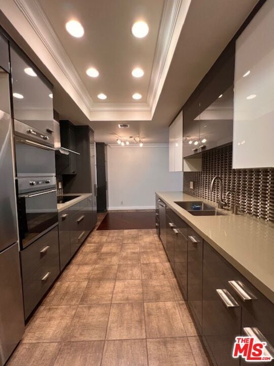 Building Photo - 1880 Veteran Ave