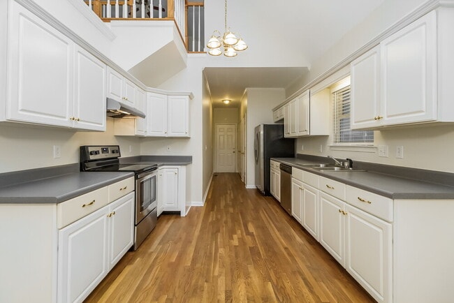 Building Photo - 3019 Overhill Ct