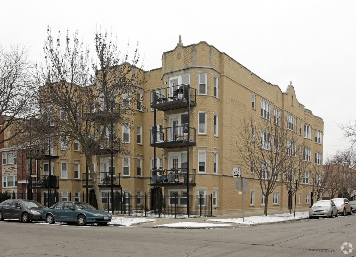 Primary Photo - 2531 W Berwyn Ave