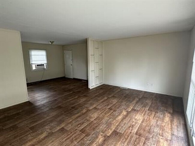 Foto del edificio - 1509 S Mattis Ave