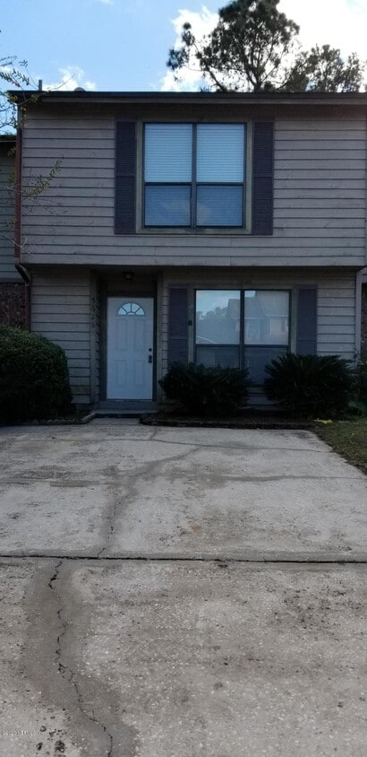 Primary Photo - 5626 Bennington Dr
