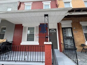 Building Photo - 404 N Hobart St