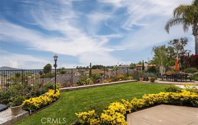 Building Photo - 6440 E Hollyoak Ridge