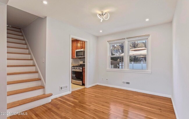 Building Photo - 9 Arbor Way