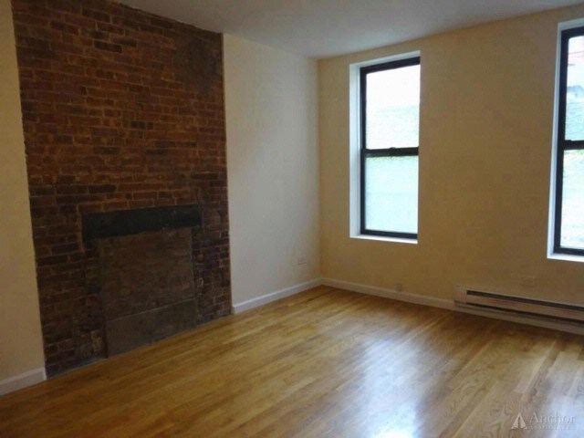 Building Photo - 281 Mott St