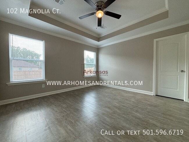 Foto del edificio - 102 Magnolia Ct