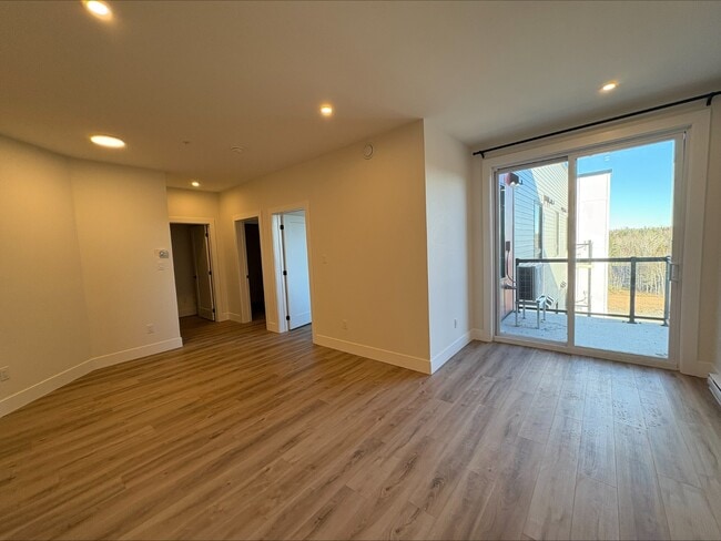 Building Photo - 1035 Melanson Rd